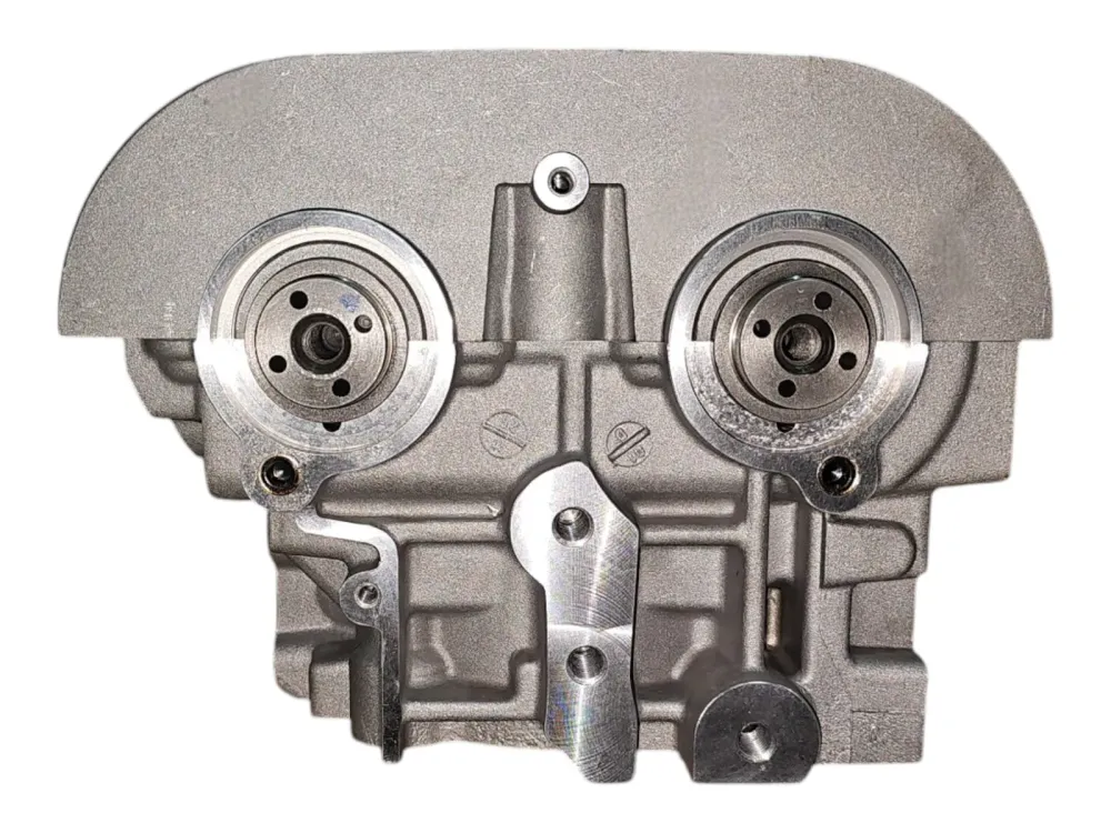 Головка блока Ford 1481576