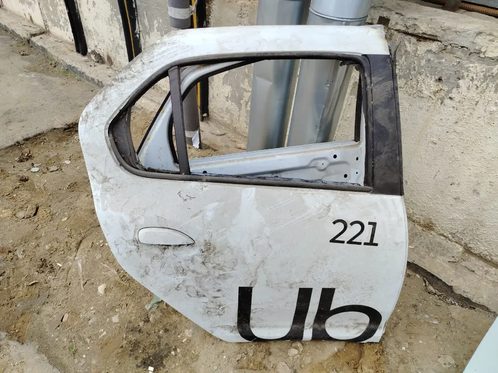 Дверь правая задняя RENAULT Logan II 2020