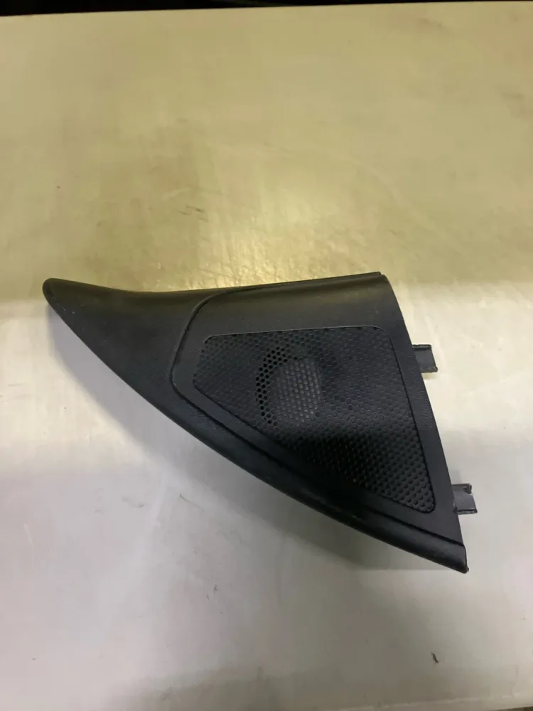 Облицовка двери внутренная передняя RH (Lada Vesta), 8450008047