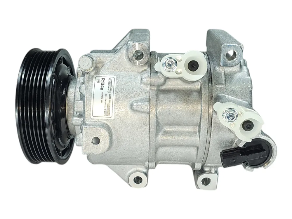 Компрессор кондиционера на Hyundai Sonata VII (LF) 97701C2500