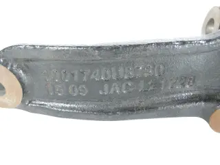 Кронштейн подушки двигателя левый Москвич 3, JAC JS4