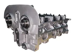 Головка блока Ford 1481576