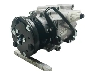 Компрессор кондиционера Ford Fiesta