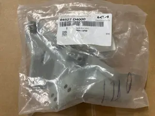 Кронштейн крыла переднего RH Kia Optima, 64527D4000