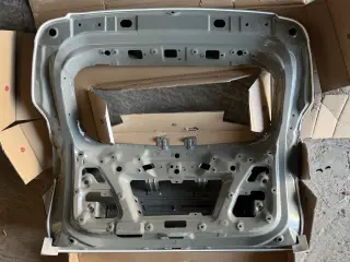 Дверь багажника задняя Москвич 3, JAC JS4