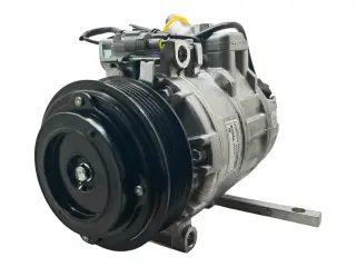 Кoмпpeсcop кондиционерa BMW 5 E60 / 3 E90/ 1 E81