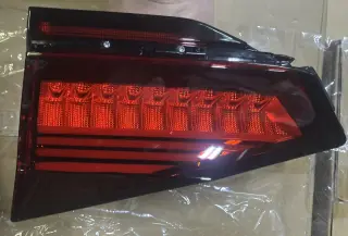 Фонарь задний правый внутренний на двери багажника Geely Atlas Pro