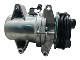 Кoмпрeccop кондиционерa Mitsubishi L200 2.4 D