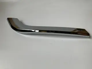 Молдинг пер бампера низ LH (LADA VESTA ), 8450008924