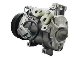 Компрессор кондиционера Toyota Land Cruiser 200