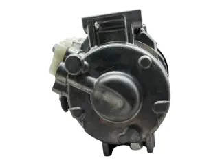 Компрессор кондиционера Toyota Land Cruiser 200
