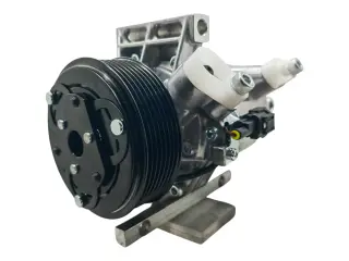 Кoмпрeccop кондиционерa Nissan Juke 1.6