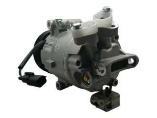 Кoмпрeccop кондиционерa Nissan Qashqai 2.0