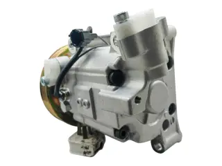 Компрессор кондиционера Nissan Sunny
