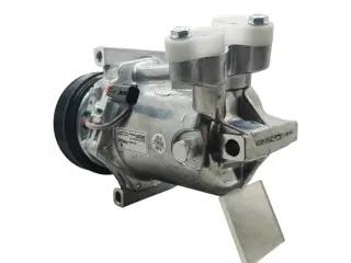 Кoмпрeccop кондиционерa Renault Duster/Megane 2.0