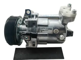Кoмпрeccop кондиционерa Nissan Tiida/Note/Micra