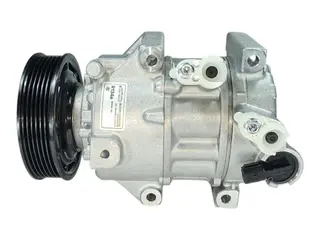 Компрессор кондиционера на Hyundai Sonata VII (LF) 97701C2500