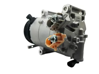 Компрессор кондиционера Ford Transit Connect