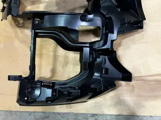 Крепление противотуманной фары правое BMW Х5