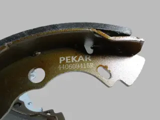 Колодки тормозные задние барабанные RENAULT Logan 2 (440609415R)