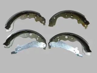 Колодки тормозные задние барабанные RENAULT Kaptur (7701210109)
