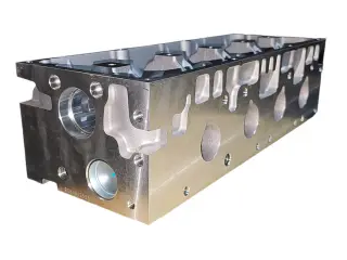 Головка блока цилиндров Renault, Lada K7M K7J пустая  7701475893 (1.6L)