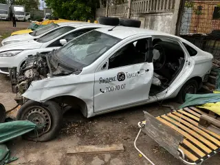 Лада Веста на запчасти